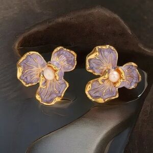 Gold Enamel Flower Earrings Faux Pearl French Vintage Style NWT